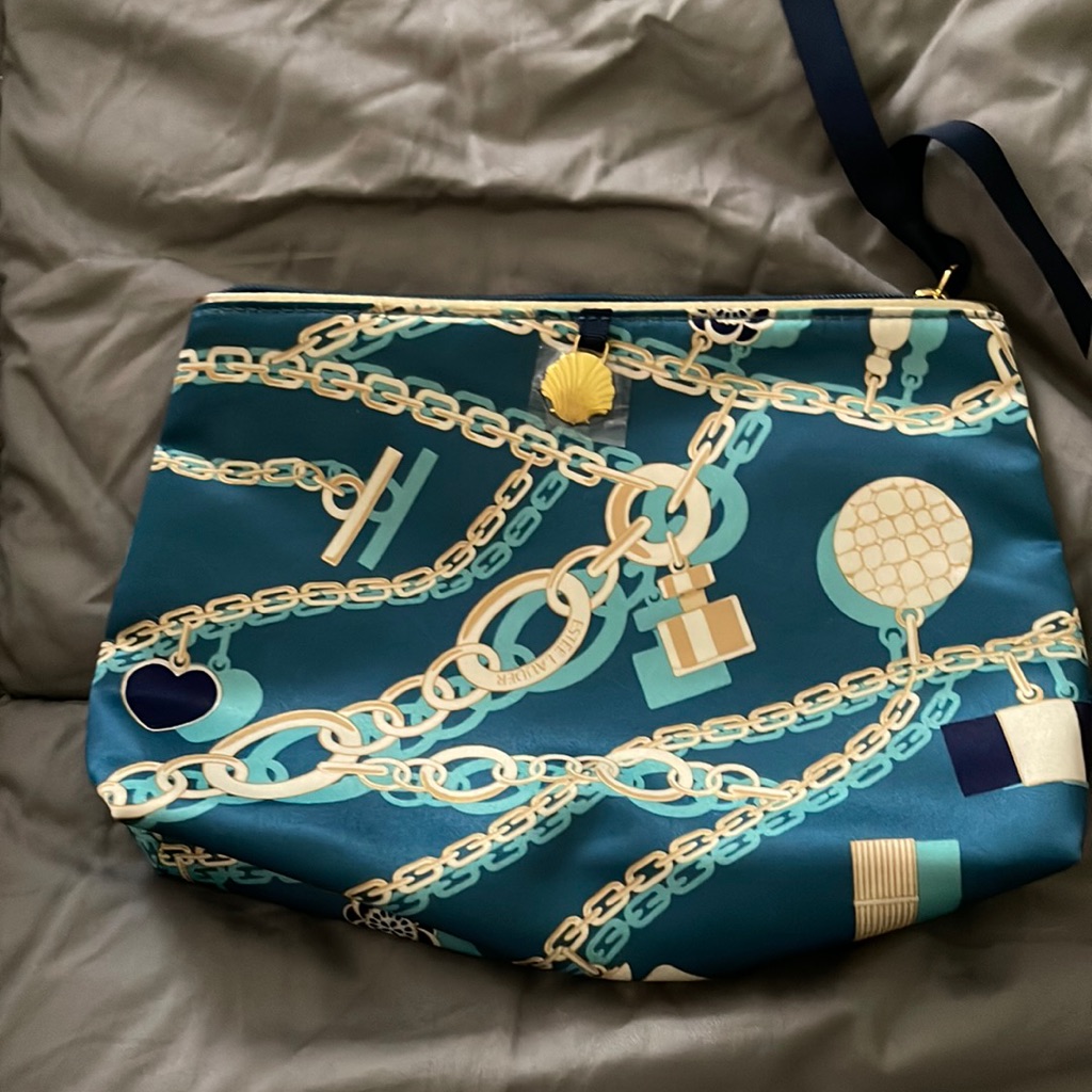 Este Lauder Makeup Bag  Brand New